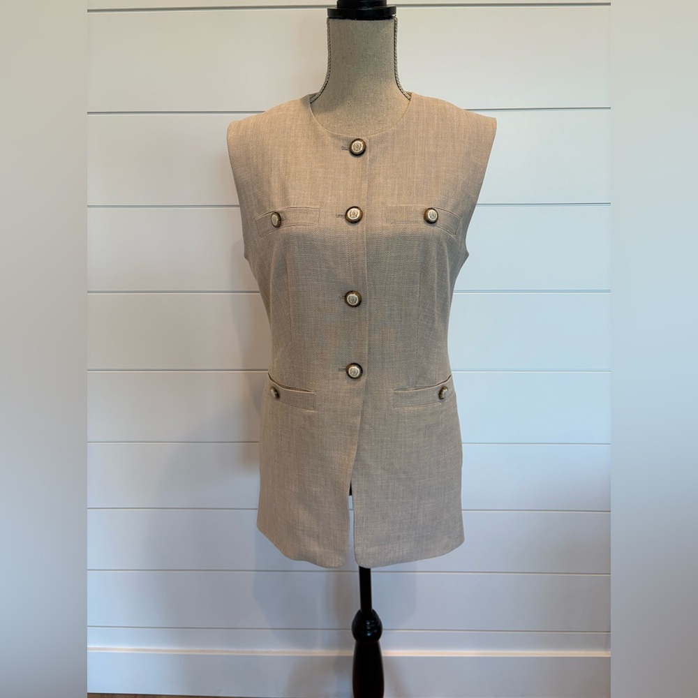 Rachel Zoe Women’s Basket Weave Gold Button Down fitted Tan Vest Size 2